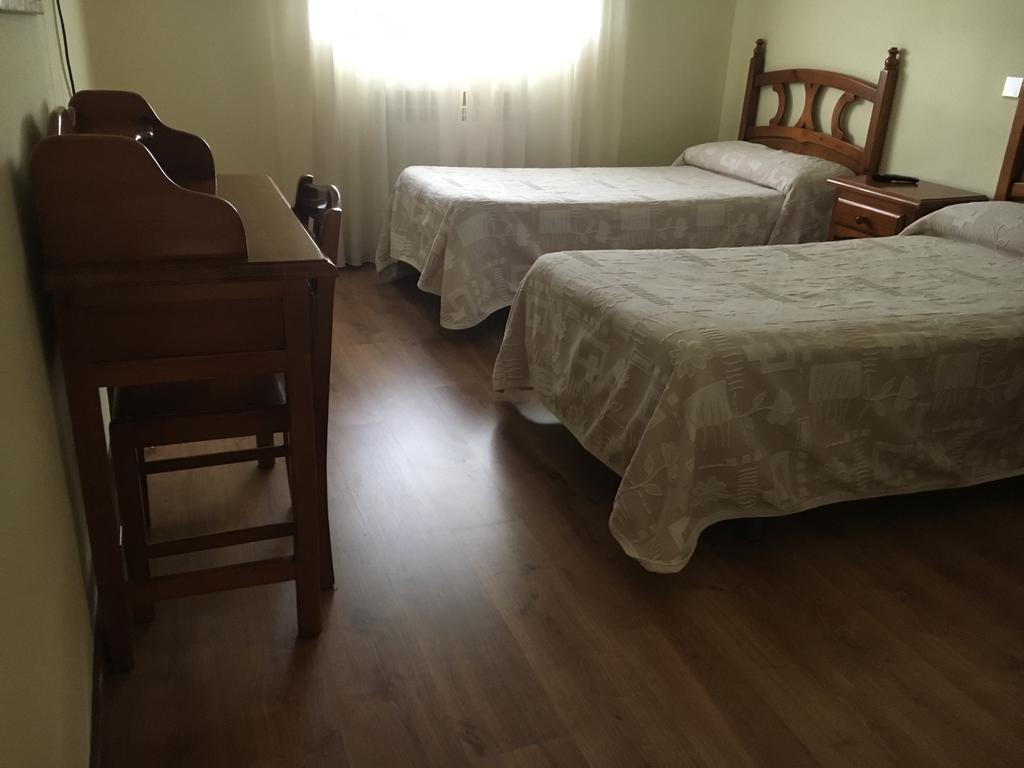 Ávila Hostal El Pinar מראה חיצוני תמונה