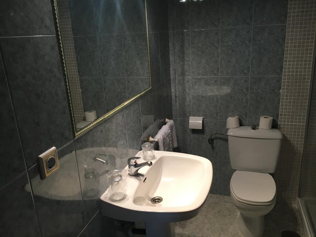 Ávila Hostal El Pinar מראה חיצוני תמונה