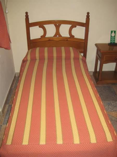 Ávila Hostal El Pinar מראה חיצוני תמונה